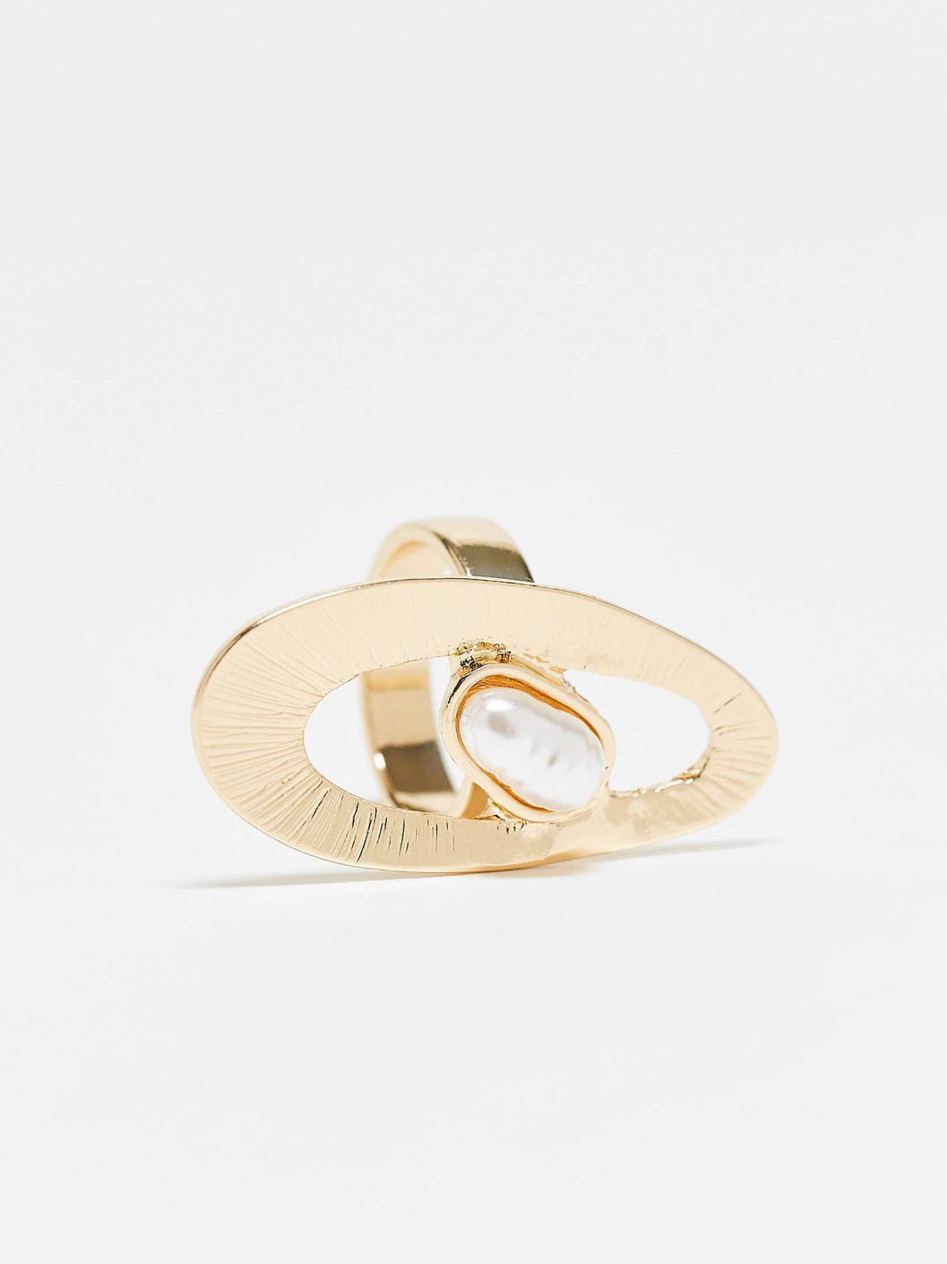 Oval Ring